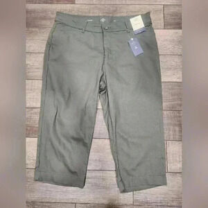 St. John’s Bay Mid Rise Capri Pants Size 14 Loren Green 4 Pockets